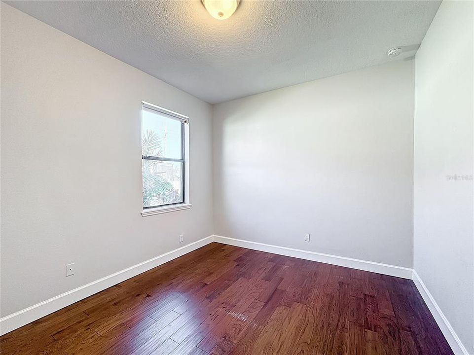 Active With Contract: $3,300 (3 beds, 2 baths, 1910 Square Feet)