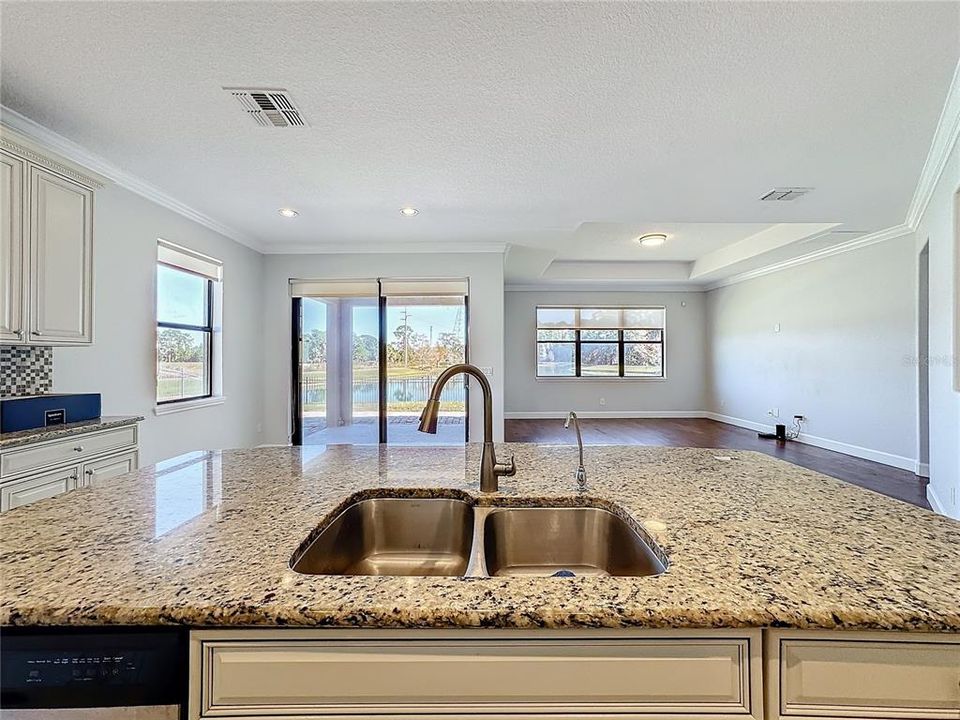 Active With Contract: $3,300 (3 beds, 2 baths, 1910 Square Feet)