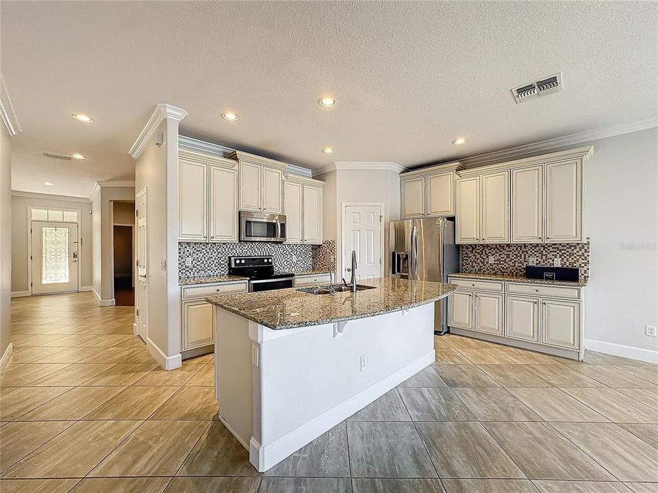 Active With Contract: $3,300 (3 beds, 2 baths, 1910 Square Feet)