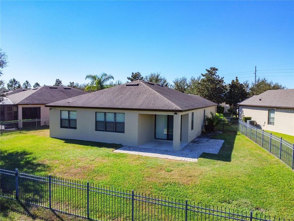 Active With Contract: $3,300 (3 beds, 2 baths, 1910 Square Feet)