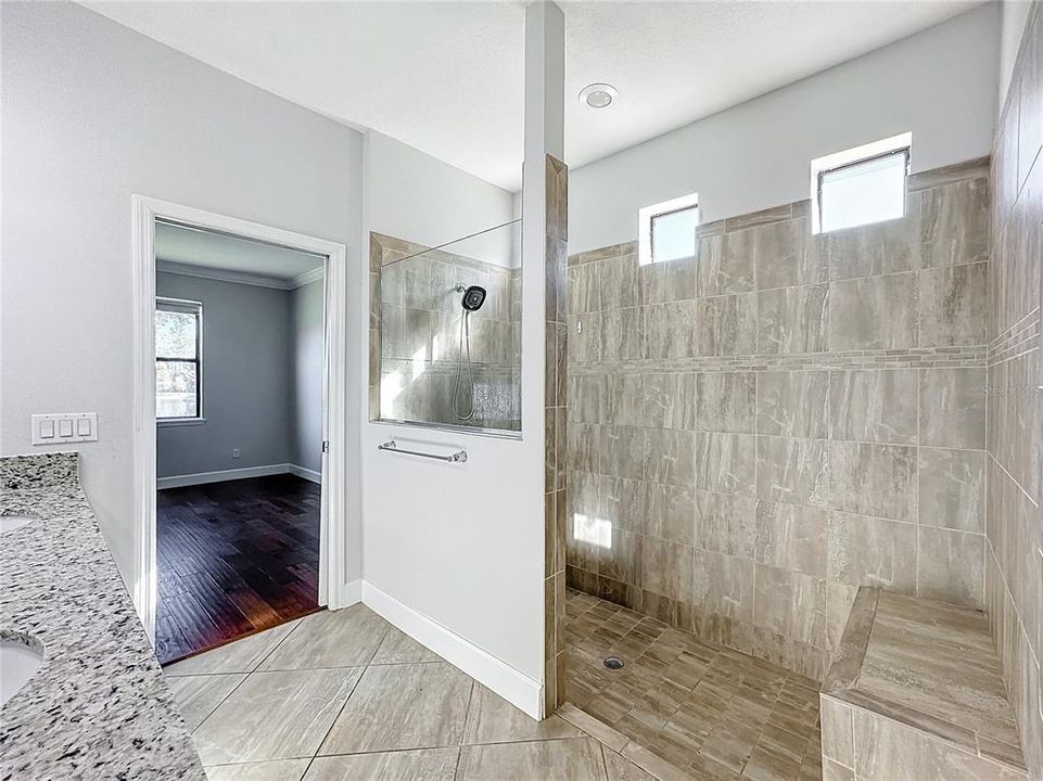 Active With Contract: $3,300 (3 beds, 2 baths, 1910 Square Feet)