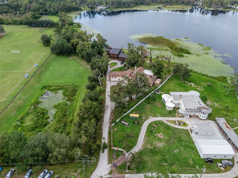 Activo con contrato: $995,000 (4 camas, 3 baños, 4928 Pies cuadrados)