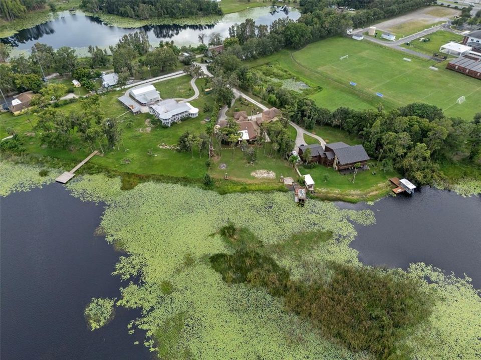 Activo con contrato: $995,000 (4 camas, 3 baños, 4928 Pies cuadrados)