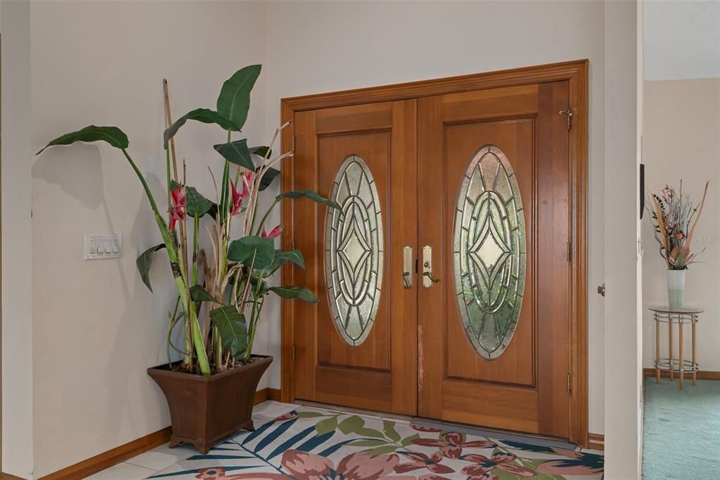 Activo con contrato: $995,000 (4 camas, 3 baños, 4928 Pies cuadrados)