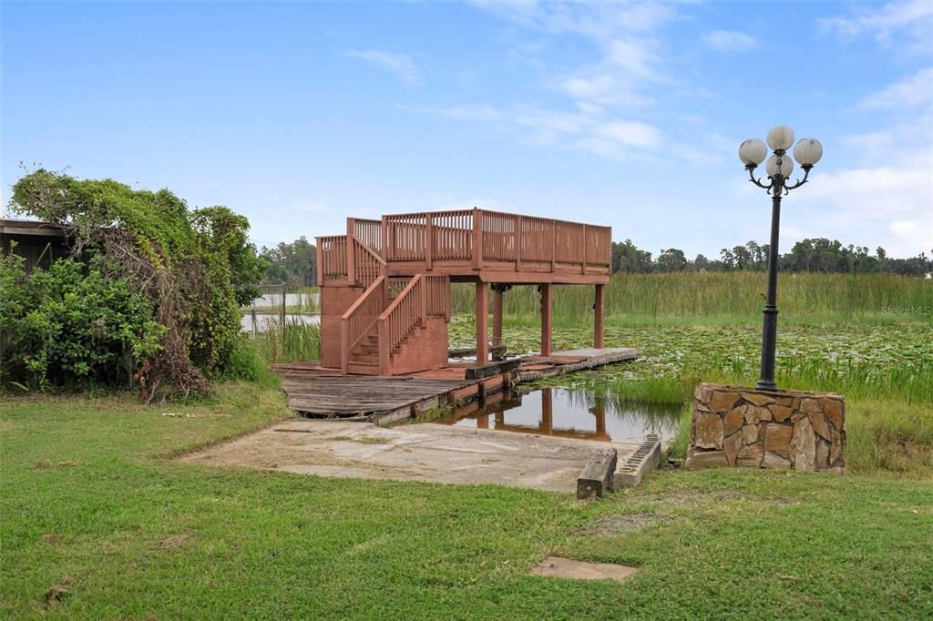 Activo con contrato: $995,000 (4 camas, 3 baños, 4928 Pies cuadrados)