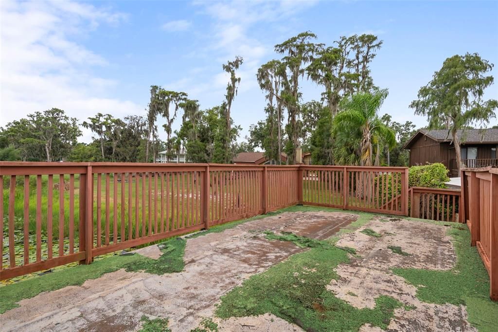 Activo con contrato: $995,000 (4 camas, 3 baños, 4928 Pies cuadrados)