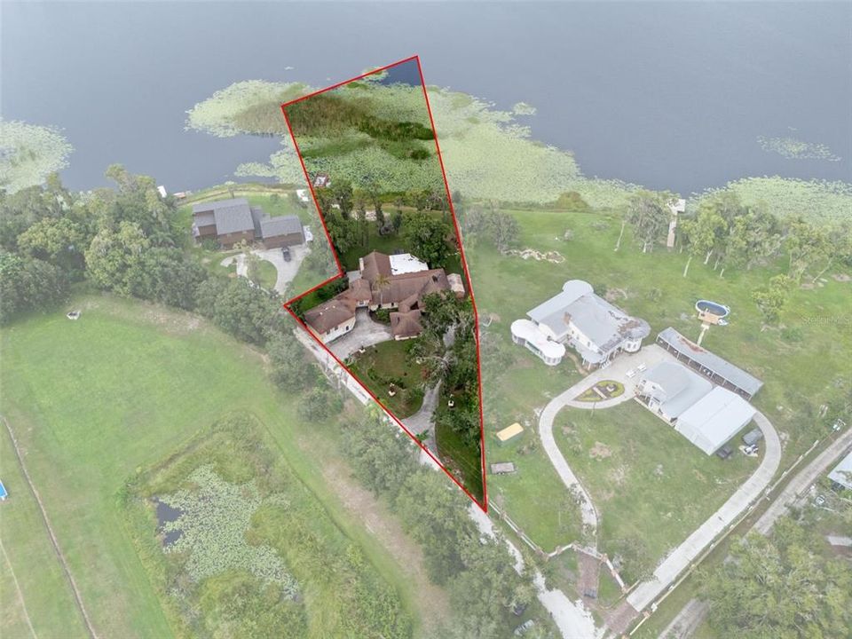 Activo con contrato: $995,000 (4 camas, 3 baños, 4928 Pies cuadrados)