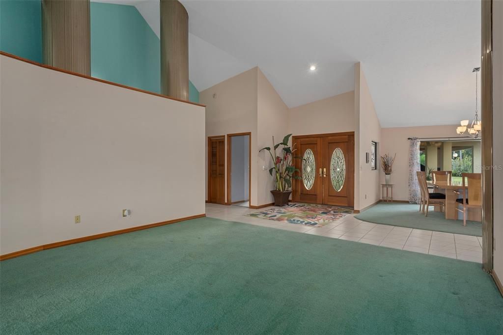 Activo con contrato: $995,000 (4 camas, 3 baños, 4928 Pies cuadrados)