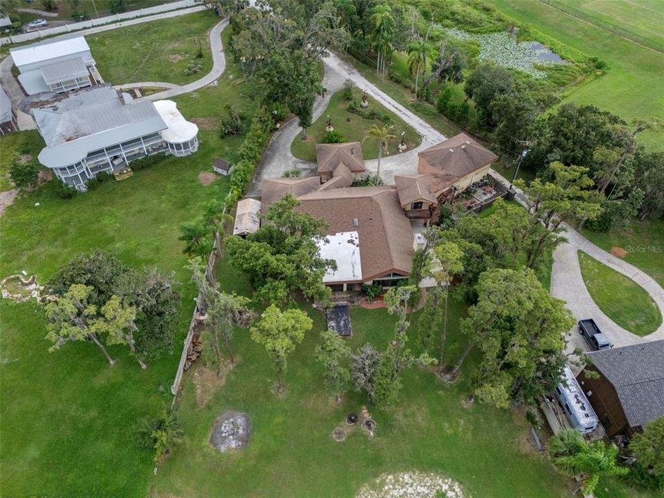 Activo con contrato: $995,000 (4 camas, 3 baños, 4928 Pies cuadrados)