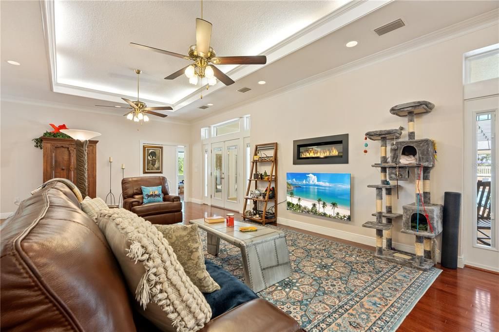 For Sale: $1,350,000 (5 beds, 4 baths, 5486 Square Feet)