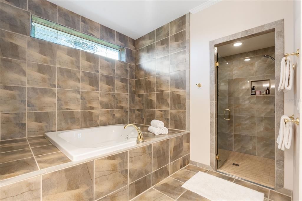 For Sale: $1,350,000 (5 beds, 4 baths, 5486 Square Feet)