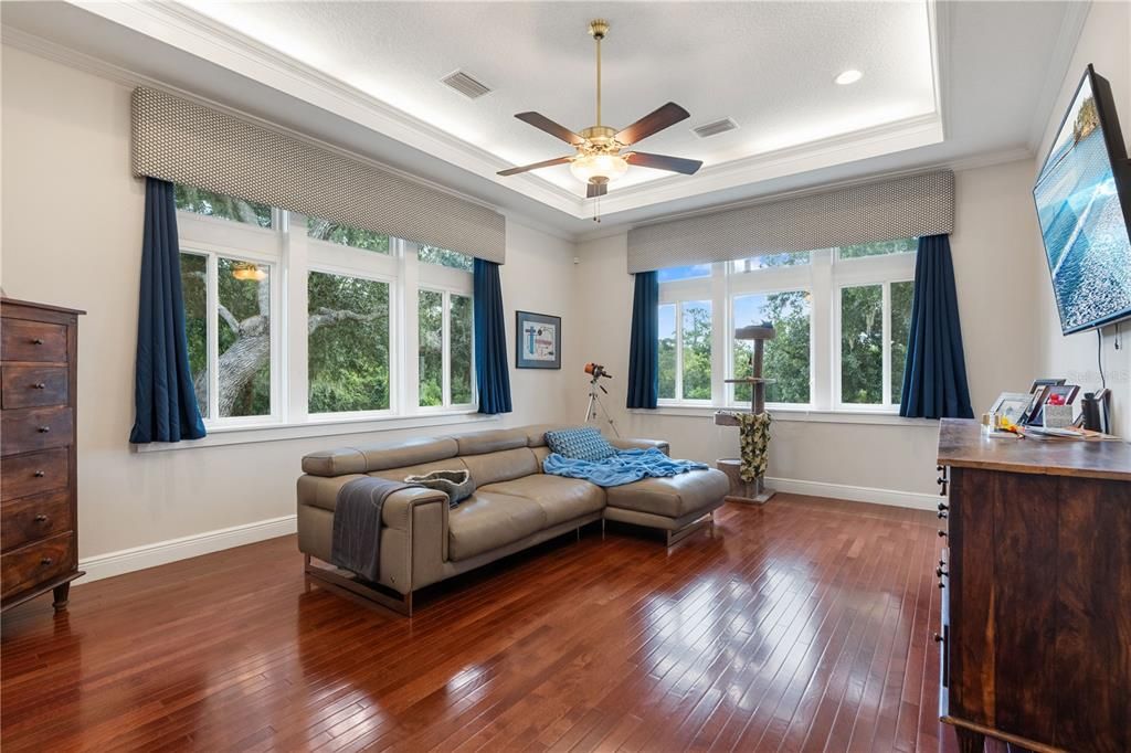 For Sale: $1,350,000 (5 beds, 4 baths, 5486 Square Feet)