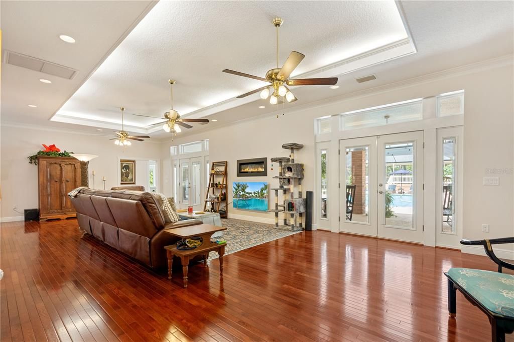 For Sale: $1,350,000 (5 beds, 4 baths, 5486 Square Feet)