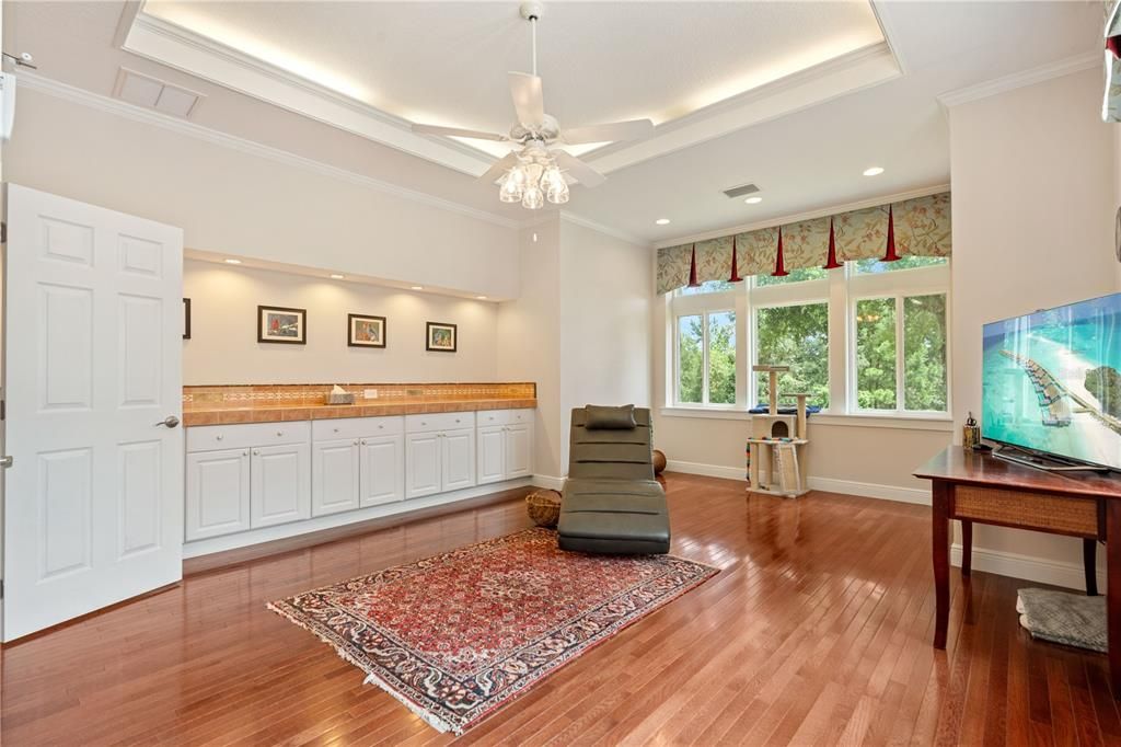 For Sale: $1,350,000 (5 beds, 4 baths, 5486 Square Feet)