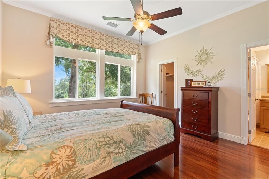 For Sale: $1,350,000 (5 beds, 4 baths, 5486 Square Feet)