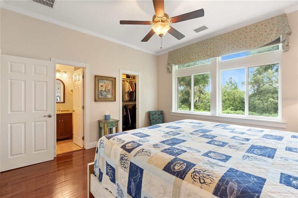 For Sale: $1,350,000 (5 beds, 4 baths, 5486 Square Feet)