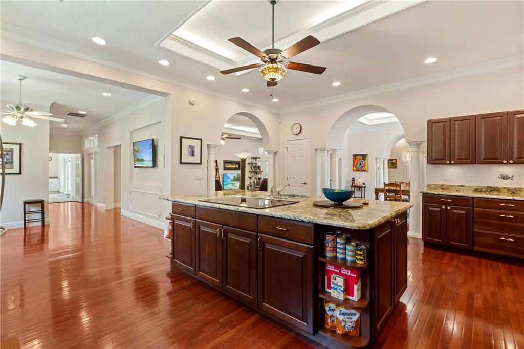 For Sale: $1,350,000 (5 beds, 4 baths, 5486 Square Feet)