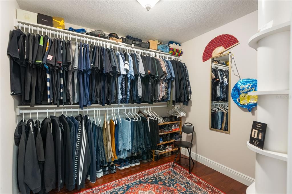 For Sale: $1,350,000 (5 beds, 4 baths, 5486 Square Feet)