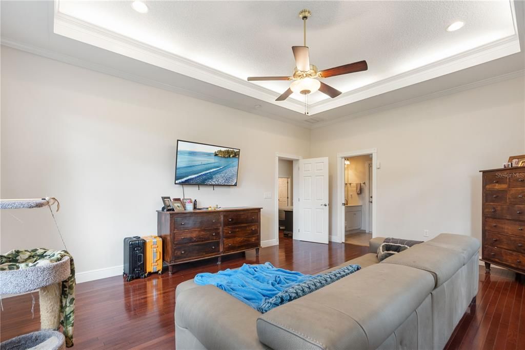 For Sale: $1,350,000 (5 beds, 4 baths, 5486 Square Feet)