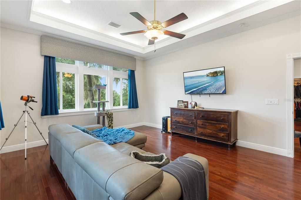 For Sale: $1,350,000 (5 beds, 4 baths, 5486 Square Feet)