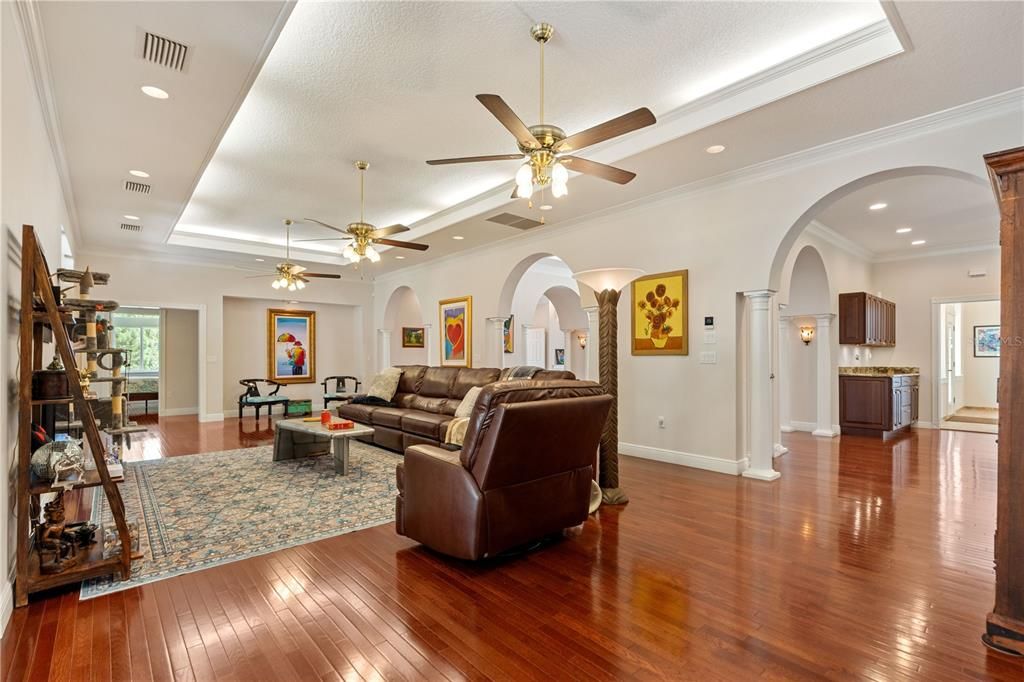 For Sale: $1,350,000 (5 beds, 4 baths, 5486 Square Feet)