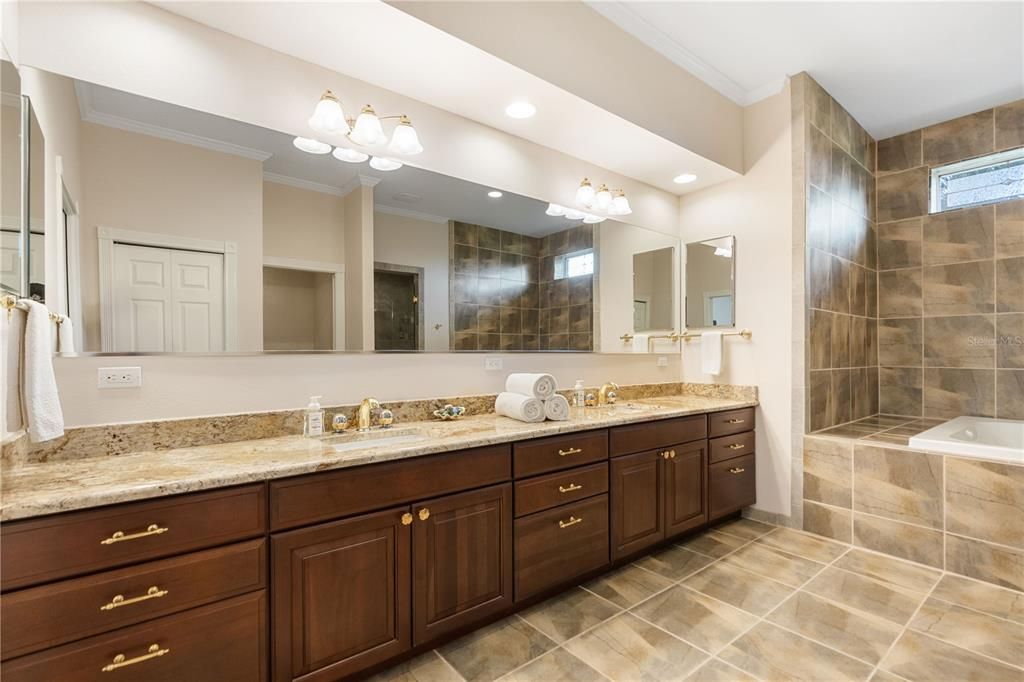 For Sale: $1,350,000 (5 beds, 4 baths, 5486 Square Feet)