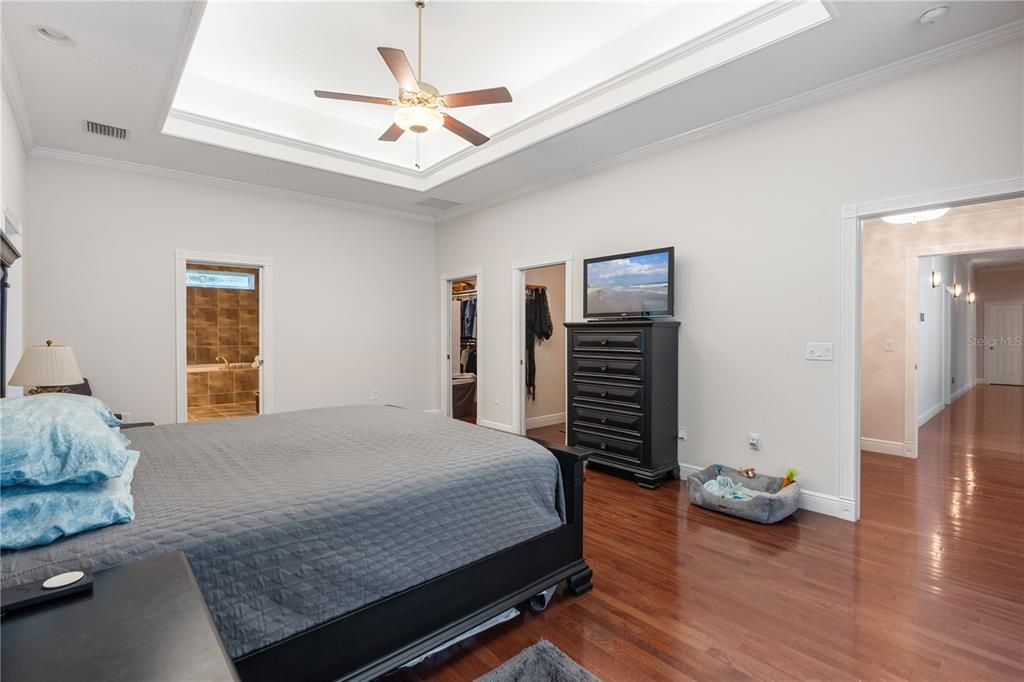 For Sale: $1,350,000 (5 beds, 4 baths, 5486 Square Feet)