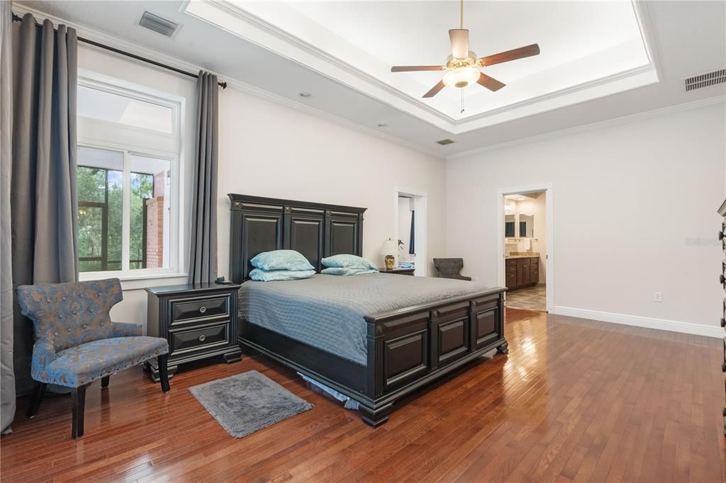 For Sale: $1,350,000 (5 beds, 4 baths, 5486 Square Feet)