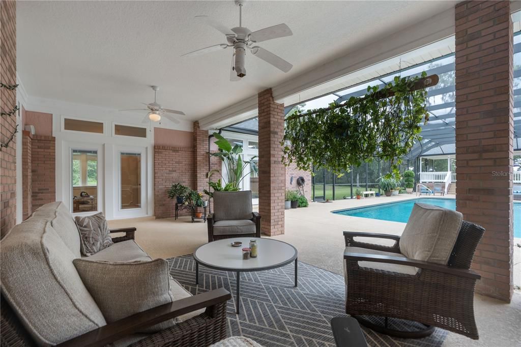 For Sale: $1,350,000 (5 beds, 4 baths, 5486 Square Feet)