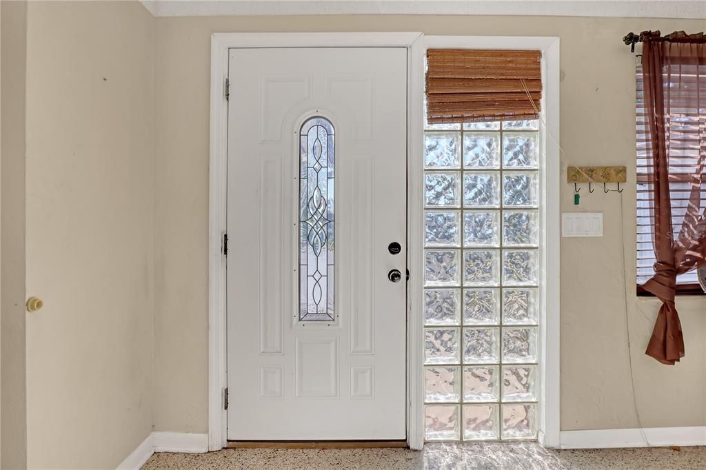 For Sale: $279,000 (3 beds, 2 baths, 1683 Square Feet)