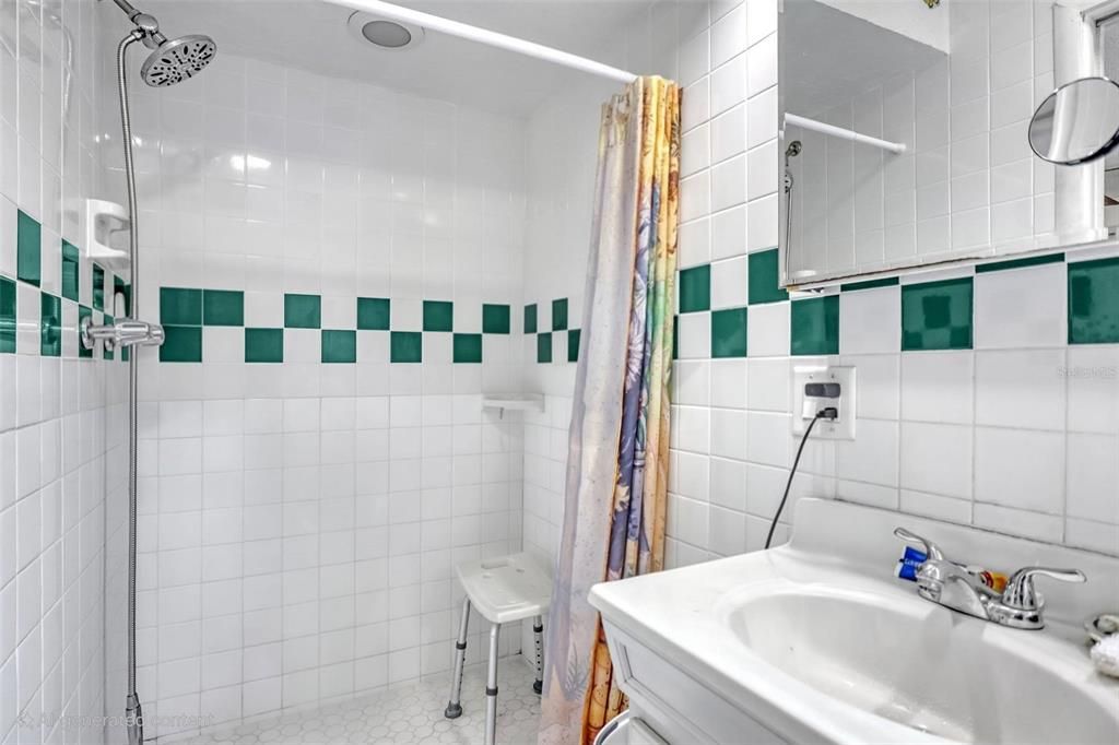 For Sale: $279,000 (3 beds, 2 baths, 1683 Square Feet)