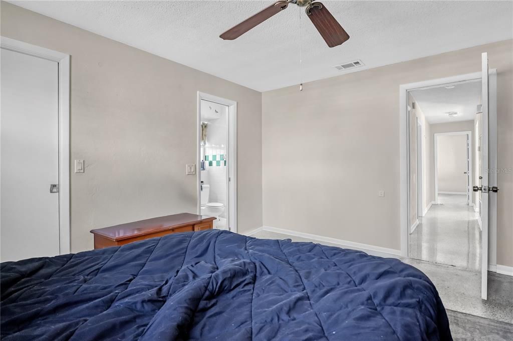 For Sale: $279,000 (3 beds, 2 baths, 1683 Square Feet)