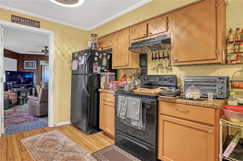 For Sale: $279,000 (3 beds, 2 baths, 1683 Square Feet)