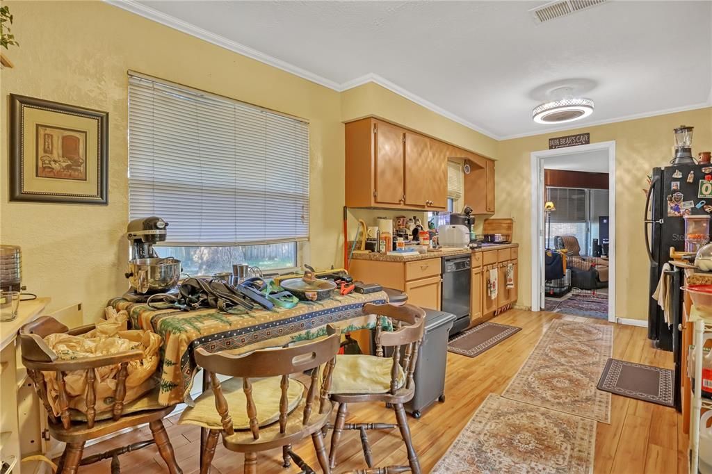 For Sale: $279,000 (3 beds, 2 baths, 1683 Square Feet)