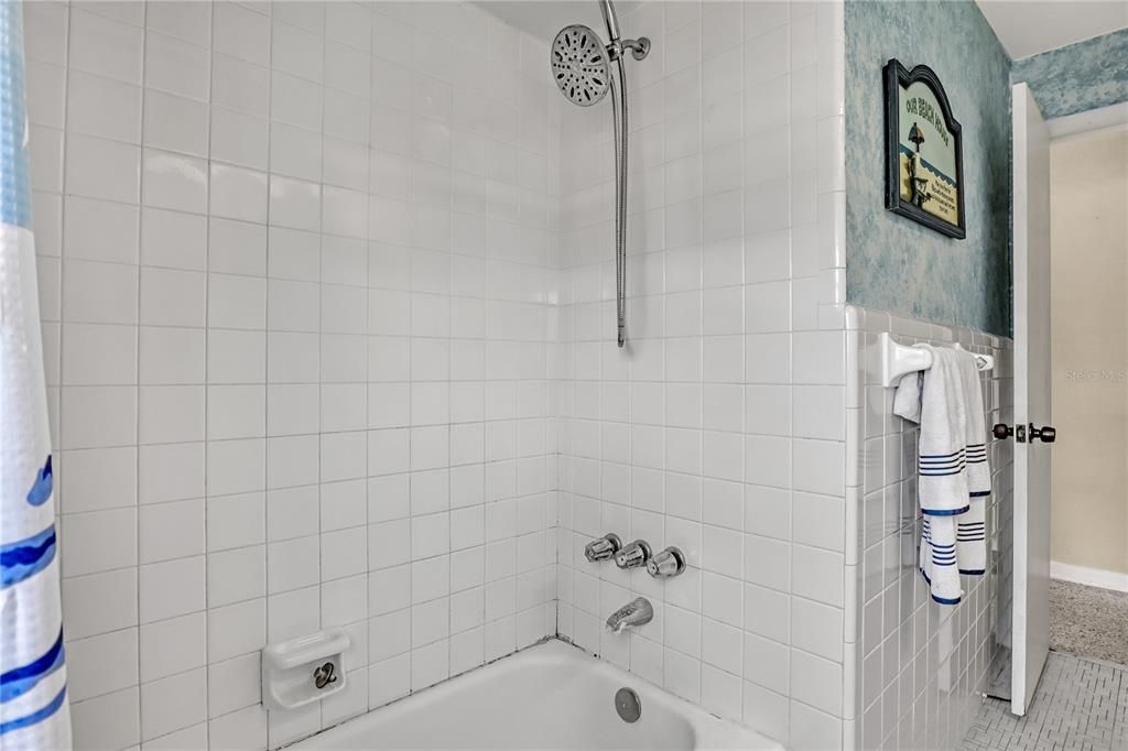 For Sale: $279,000 (3 beds, 2 baths, 1683 Square Feet)