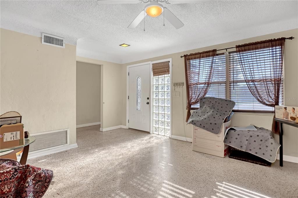 For Sale: $279,000 (3 beds, 2 baths, 1683 Square Feet)