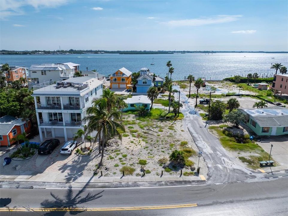 For Sale: $1,950,000 (0.11 acres)