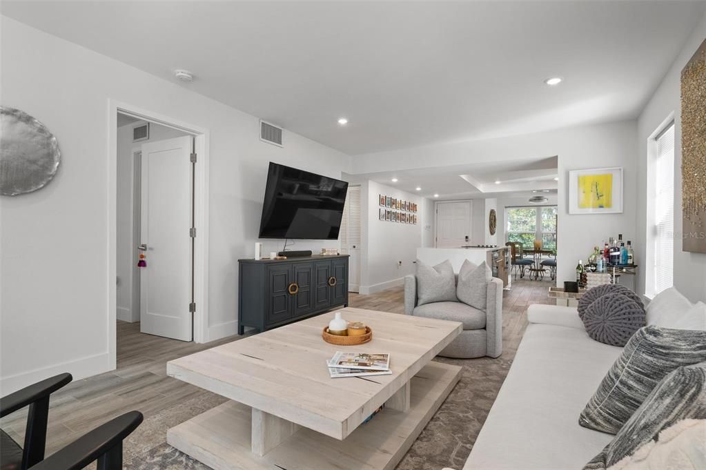 出租: $3,900 (2 贝兹, 2 浴室, 1085 平方英尺)