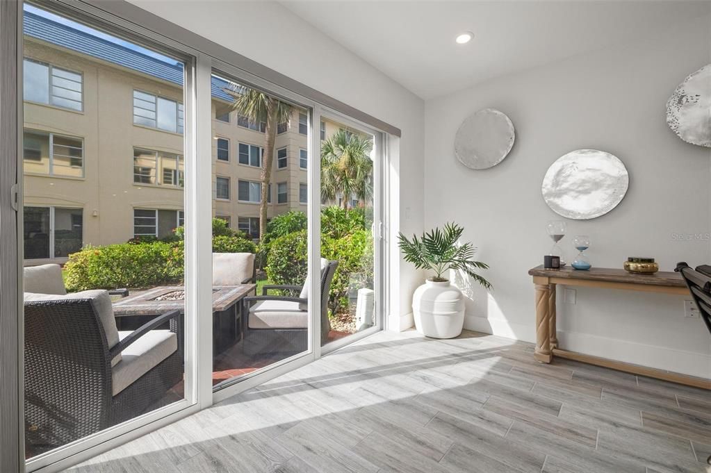 出租: $3,900 (2 贝兹, 2 浴室, 1085 平方英尺)