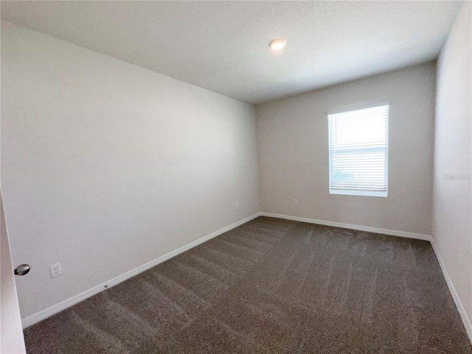 Под контрактом: $3,300 (4 спален, 2 ванн, 2260 Квадратных фут)