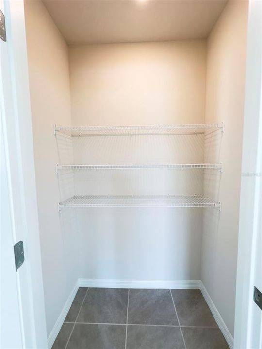 Под контрактом: $3,300 (4 спален, 2 ванн, 2260 Квадратных фут)