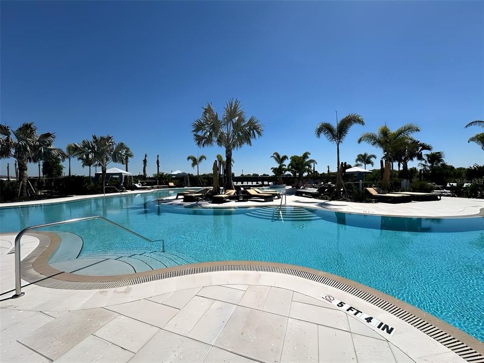 Под контрактом: $3,300 (4 спален, 2 ванн, 2260 Квадратных фут)