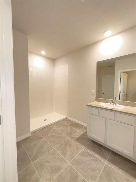 Под контрактом: $3,300 (4 спален, 2 ванн, 2260 Квадратных фут)