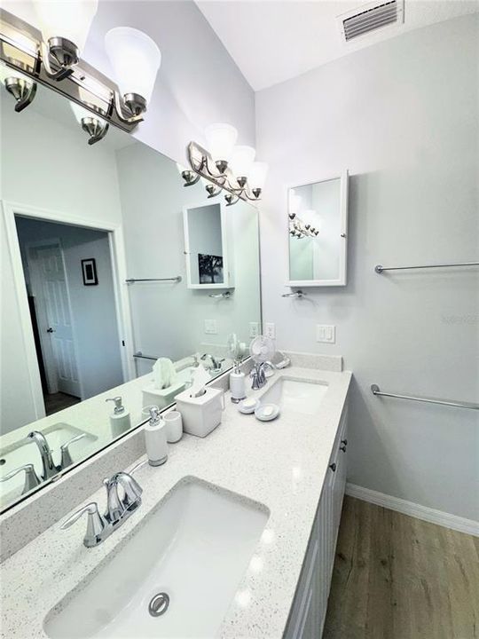 待售: $260,000 (3 贝兹, 2 浴室, 1410 平方英尺)