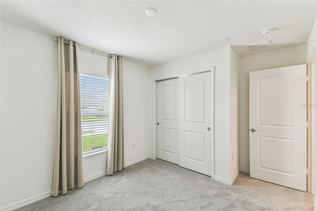 На продажу: $420,000 (4 спален, 2 ванн, 1707 Квадратных фут)