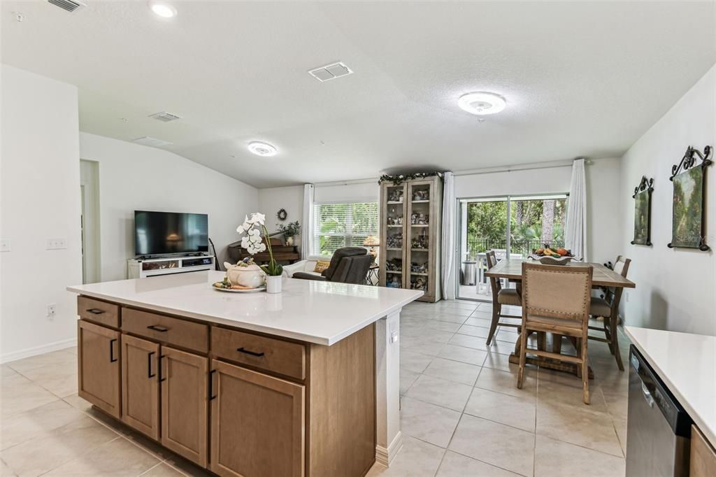 На продажу: $420,000 (4 спален, 2 ванн, 1707 Квадратных фут)