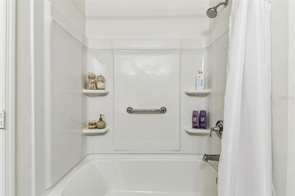 На продажу: $420,000 (4 спален, 2 ванн, 1707 Квадратных фут)