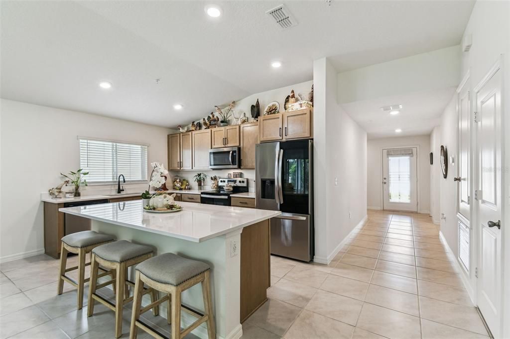 На продажу: $420,000 (4 спален, 2 ванн, 1707 Квадратных фут)