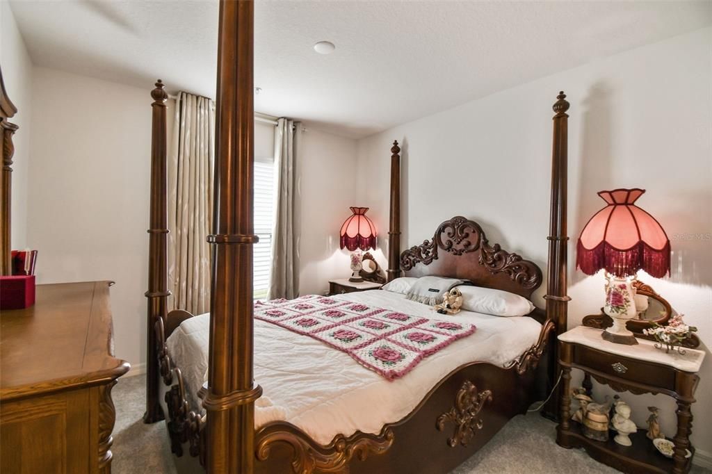 На продажу: $420,000 (4 спален, 2 ванн, 1707 Квадратных фут)