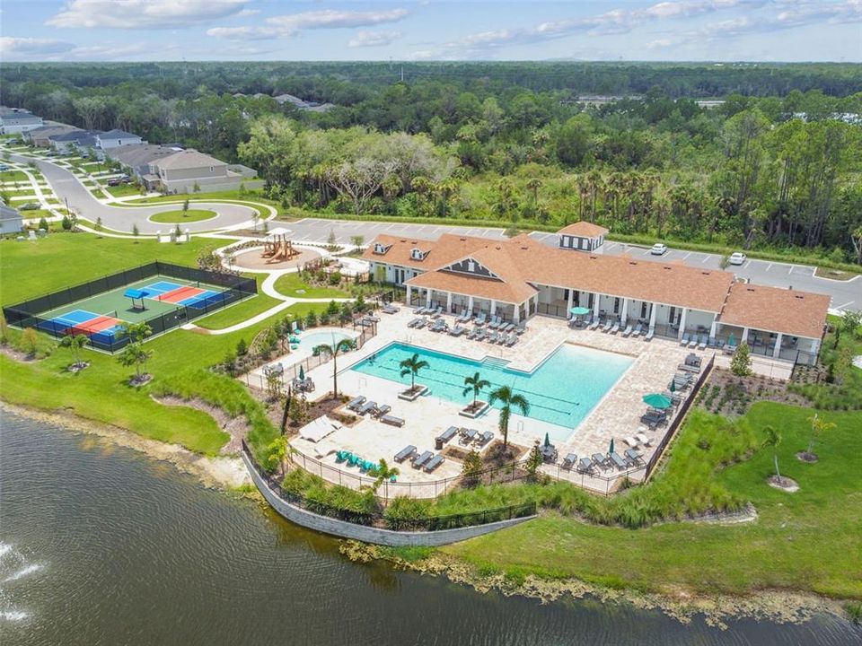 На продажу: $420,000 (4 спален, 2 ванн, 1707 Квадратных фут)